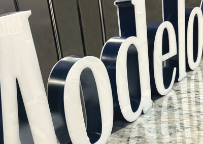 Modelo Custom Channel Letter lighted Signage